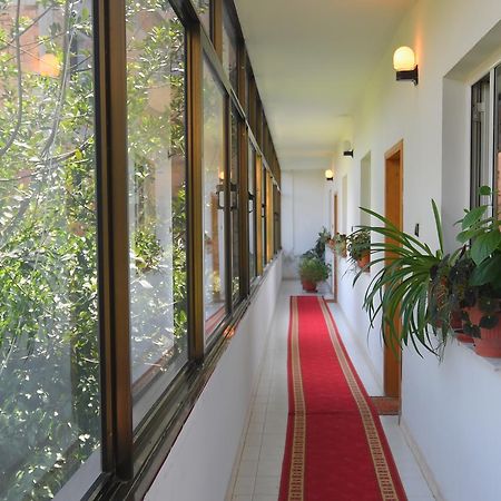 Hotel Haxhiu Tirana Exterior foto