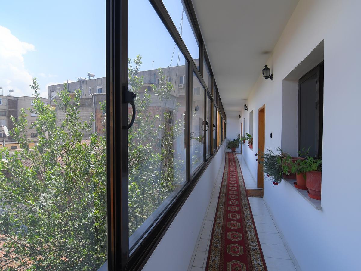 Hotel Haxhiu Tirana Exterior foto